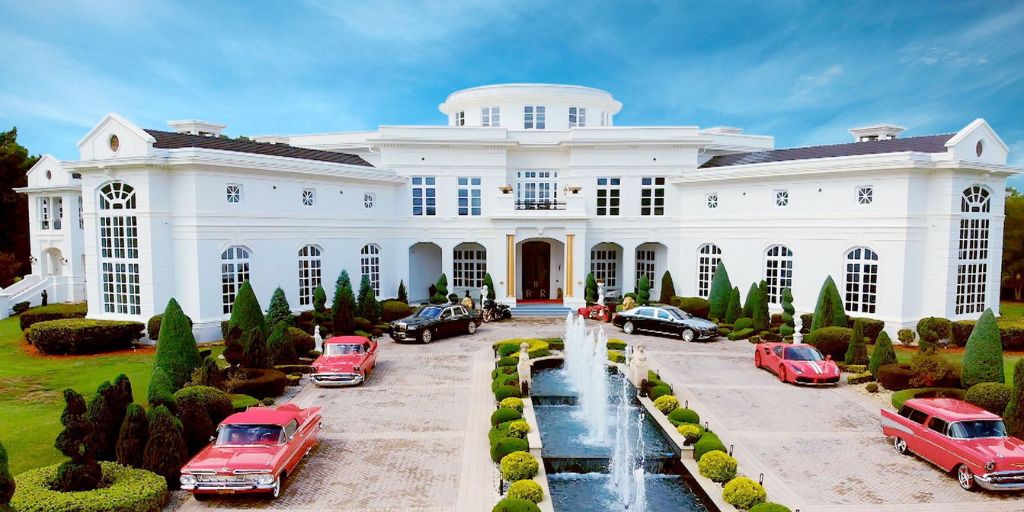 MTV Cribs: Exploring The Luxurious Homes Of The Rich And Famous MTV Cribs: Exploring The Luxurious Homes Of The Rich And Famous