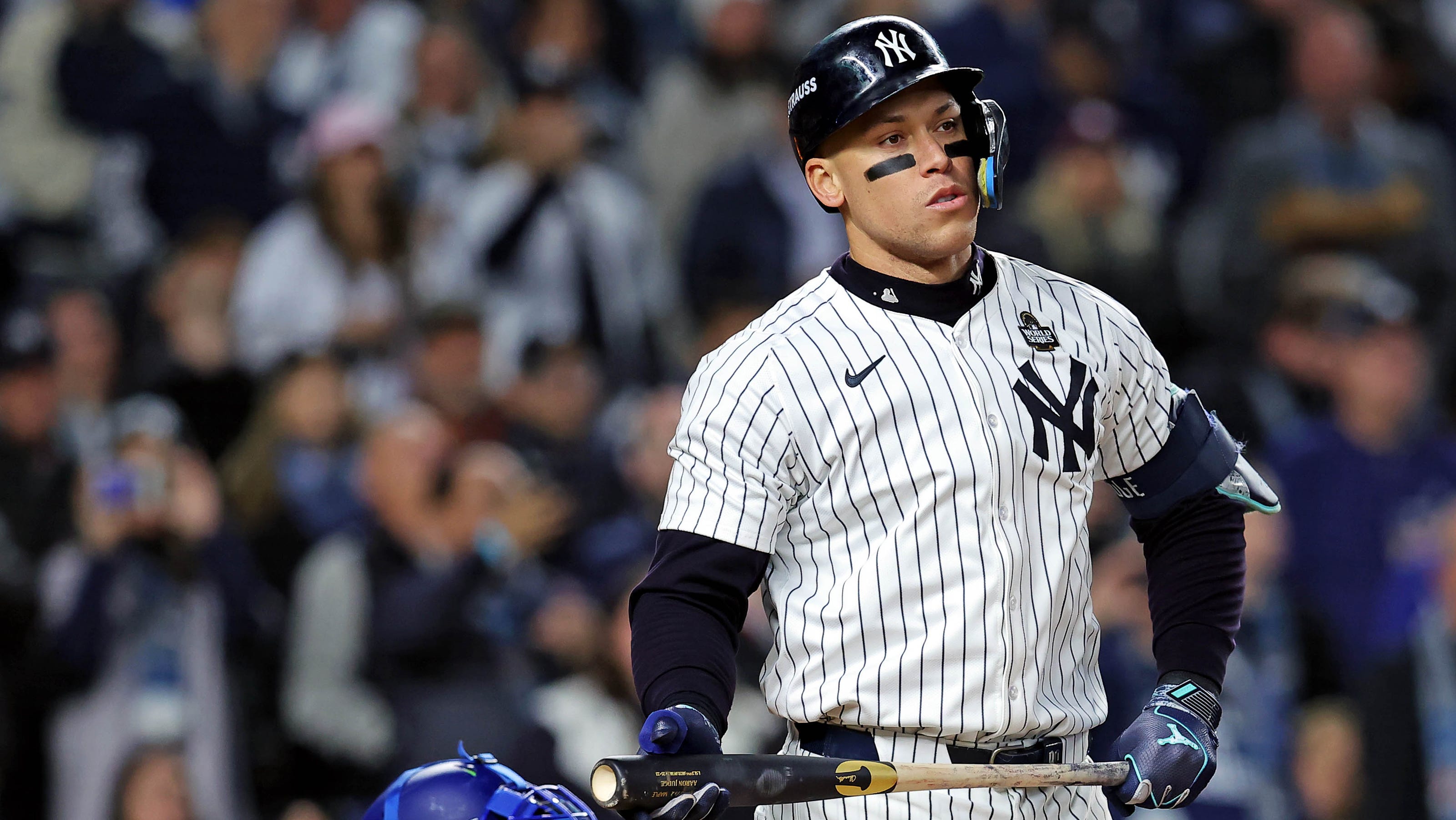 Muncy Ditches Torpedo Bat After 3 At-Bats, Hits Game-Tying Double Muncy Ditches Torpedo Bat After 3 At-Bats, Hits Game-Tying Double