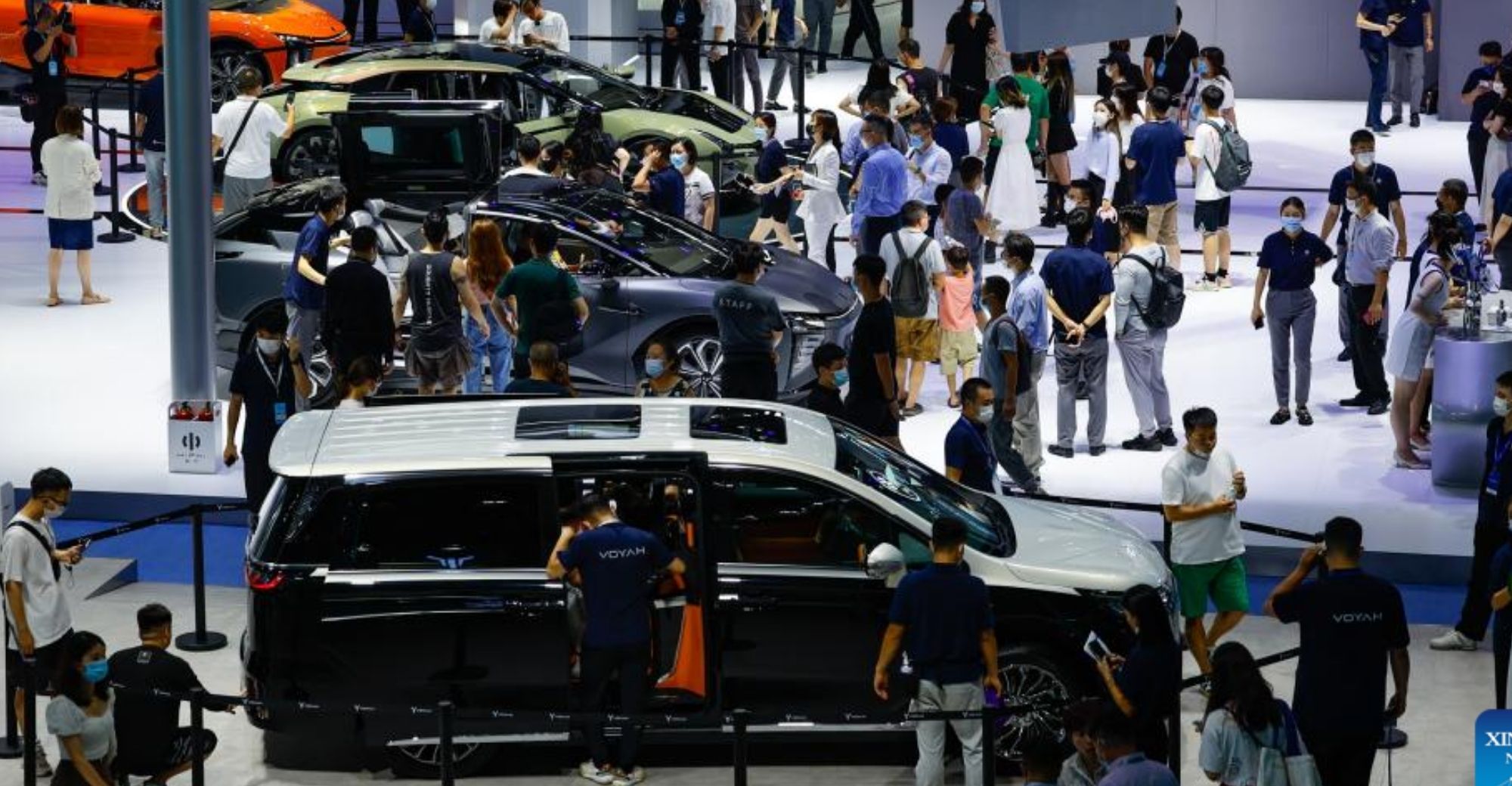 Navigating The China Market: The Struggles Faced By BMW, Porsche, And Other Automakers Navigating The China Market: The Struggles Faced By BMW, Porsche, And Other Automakers