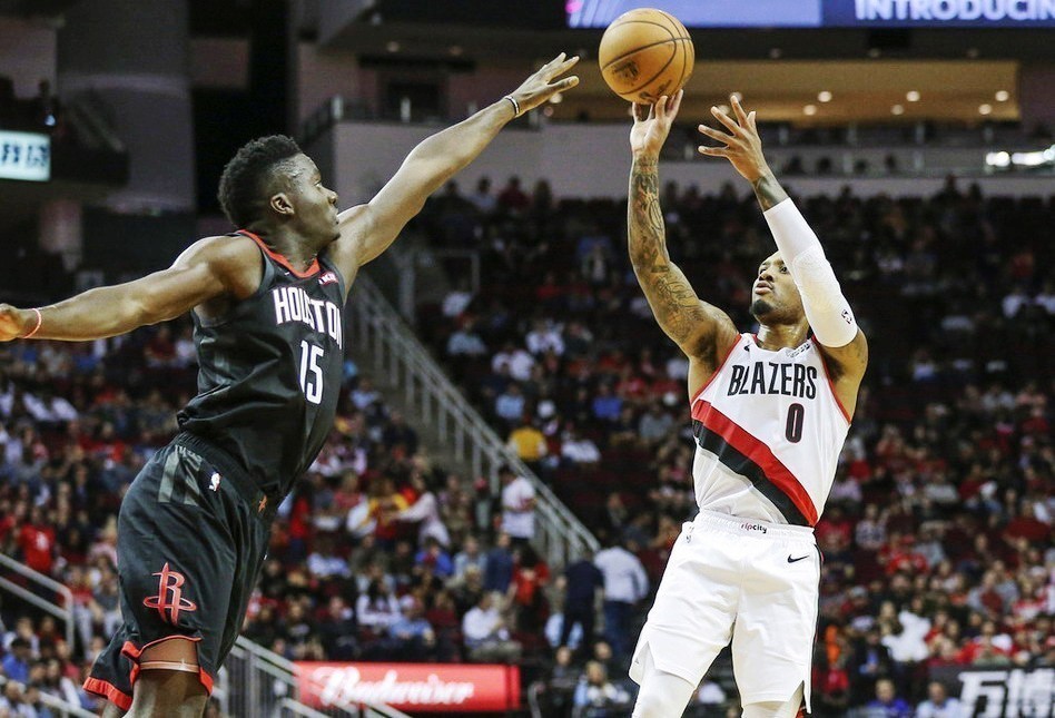 NBA:火箭驚險逆轉暴龍,西區排名再洗牌 NBA:火箭驚險逆轉暴龍,西區排名再洗牌