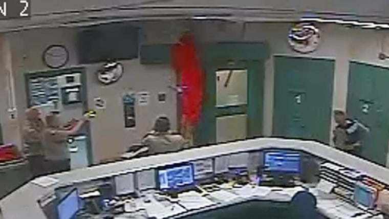 New Orleans Jailbreak: Video Shows Inmate Escape New Orleans Jailbreak: Video Shows Inmate Escape
