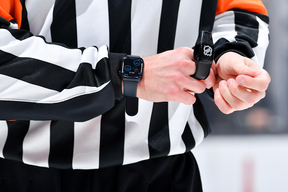 NHL Referees: The Apple Watch Trend Takes Ice NHL Referees: The Apple Watch Trend Takes Ice