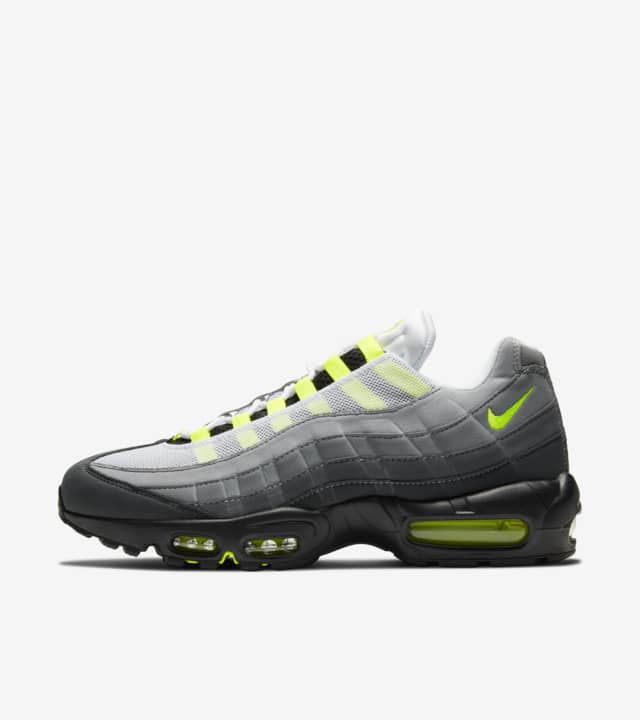 Nike Air Max 95 OG Big Bubble Triple Black & Wolf Grey HM8755-001: Style Guide & Outfit Inspiration Nike Air Max 95 OG Big Bubble Triple Black & Wolf Grey HM8755-001: Style Guide & Outfit Inspiration