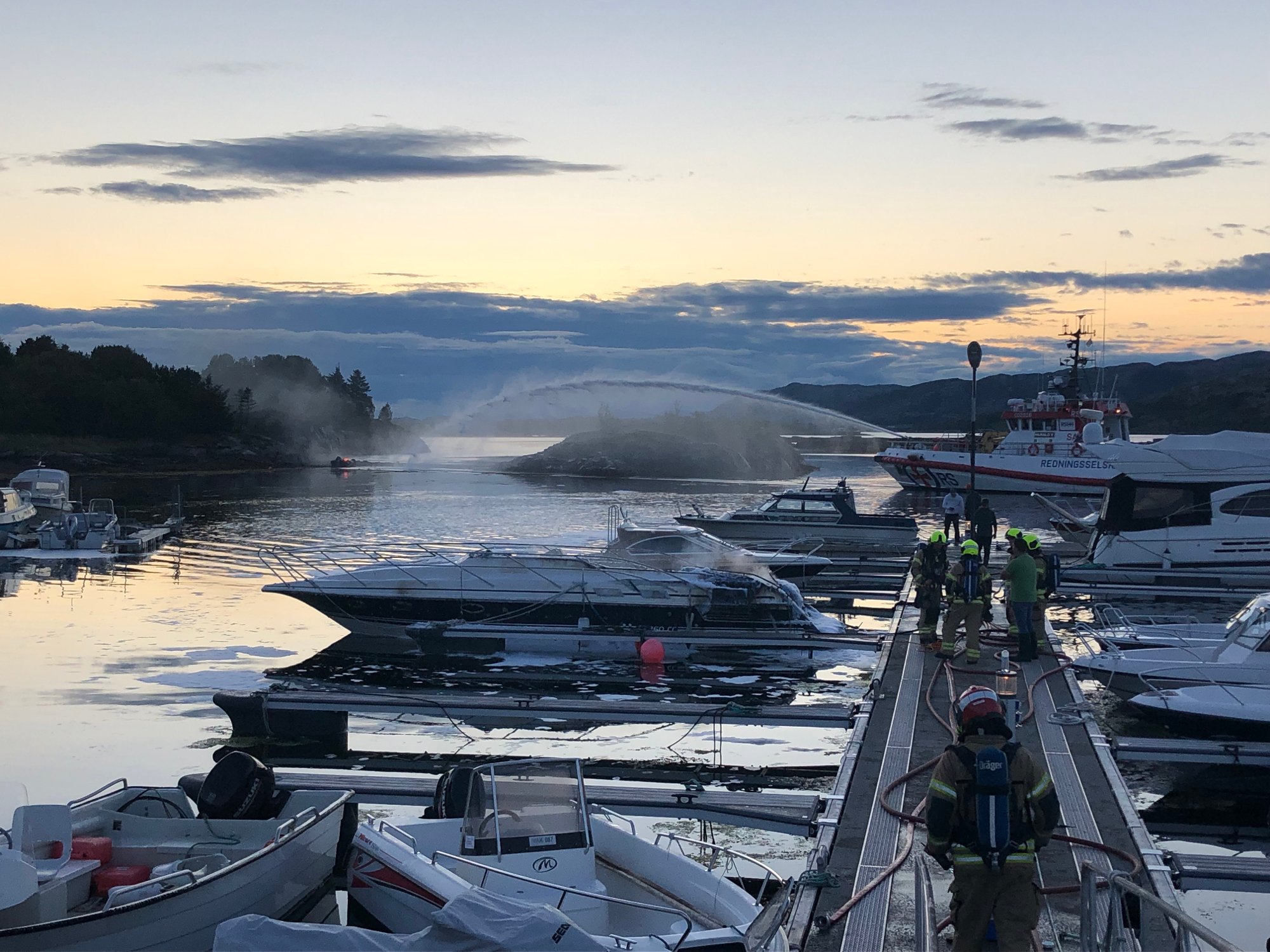 Nyhetsvarsel Oslo: Stor Brann Involverer Fire Båter Nyhetsvarsel Oslo: Stor Brann Involverer Fire Båter