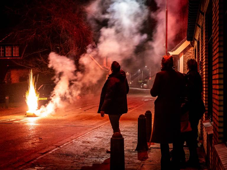 Ondanks Verbod: 1 Op 6 Nederlanders Koopt Toch Vuurwerk Ondanks Verbod: 1 Op 6 Nederlanders Koopt Toch Vuurwerk