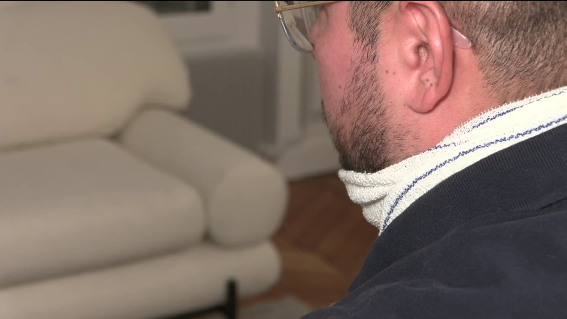 OQTF À Cannes: Attaque Au Cutter Dans Un Bus, Mère Et Fils Menacés OQTF À Cannes: Attaque Au Cutter Dans Un Bus, Mère Et Fils Menacés
