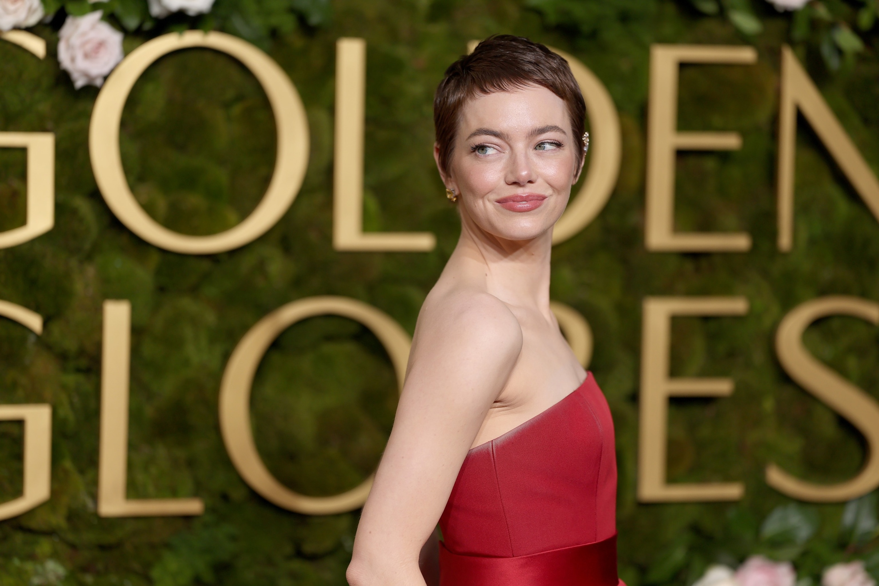 Oscars 2025 Fashion: Emma Stone's Stunning Sequin Gown And Old Hollywood Hairstyle Oscars 2025 Fashion: Emma Stone's Stunning Sequin Gown And Old Hollywood Hairstyle