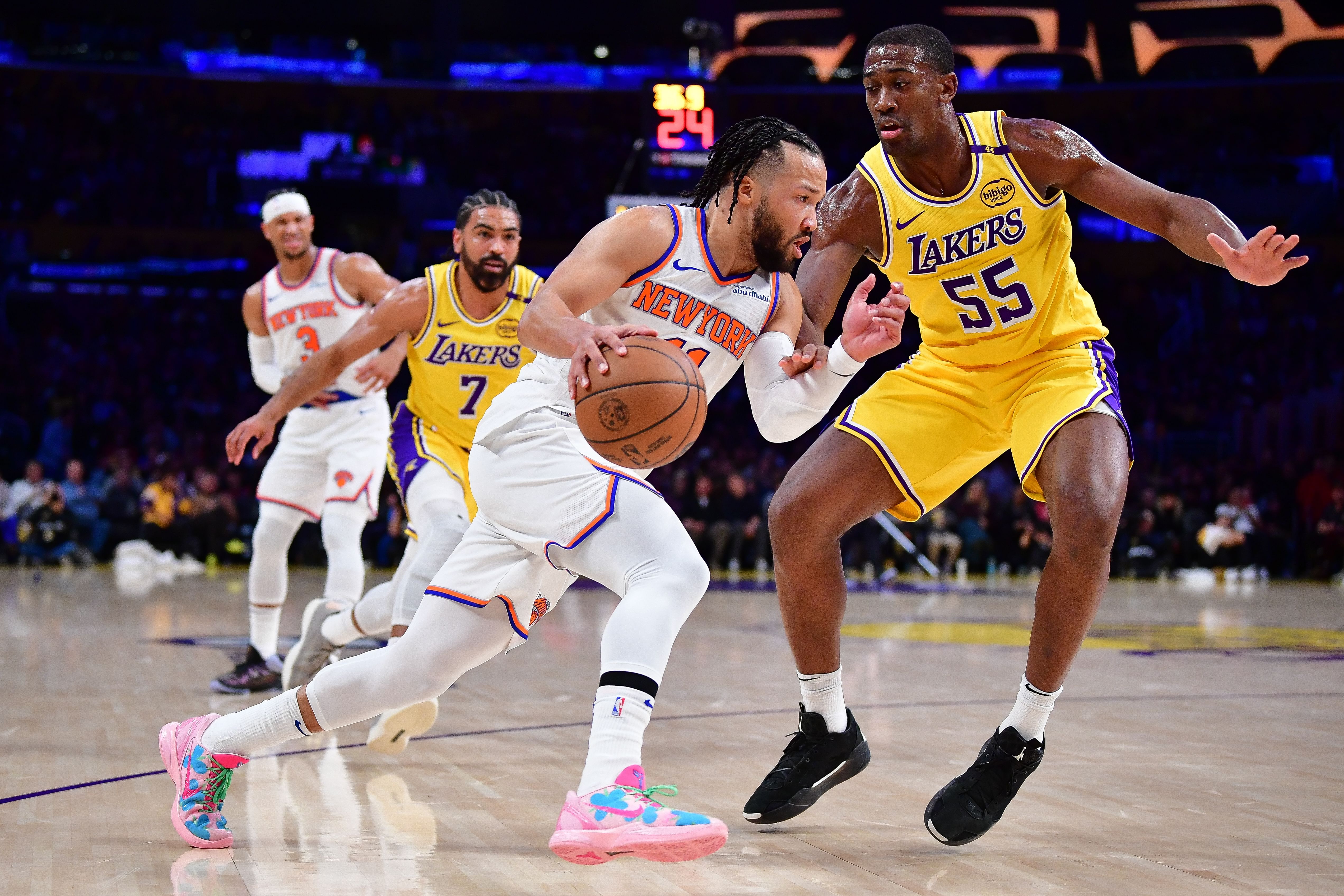 Overtime Ankle Roll Sidelines Jalen Brunson In Knicks Vs. Lakers Game Overtime Ankle Roll Sidelines Jalen Brunson In Knicks Vs. Lakers Game