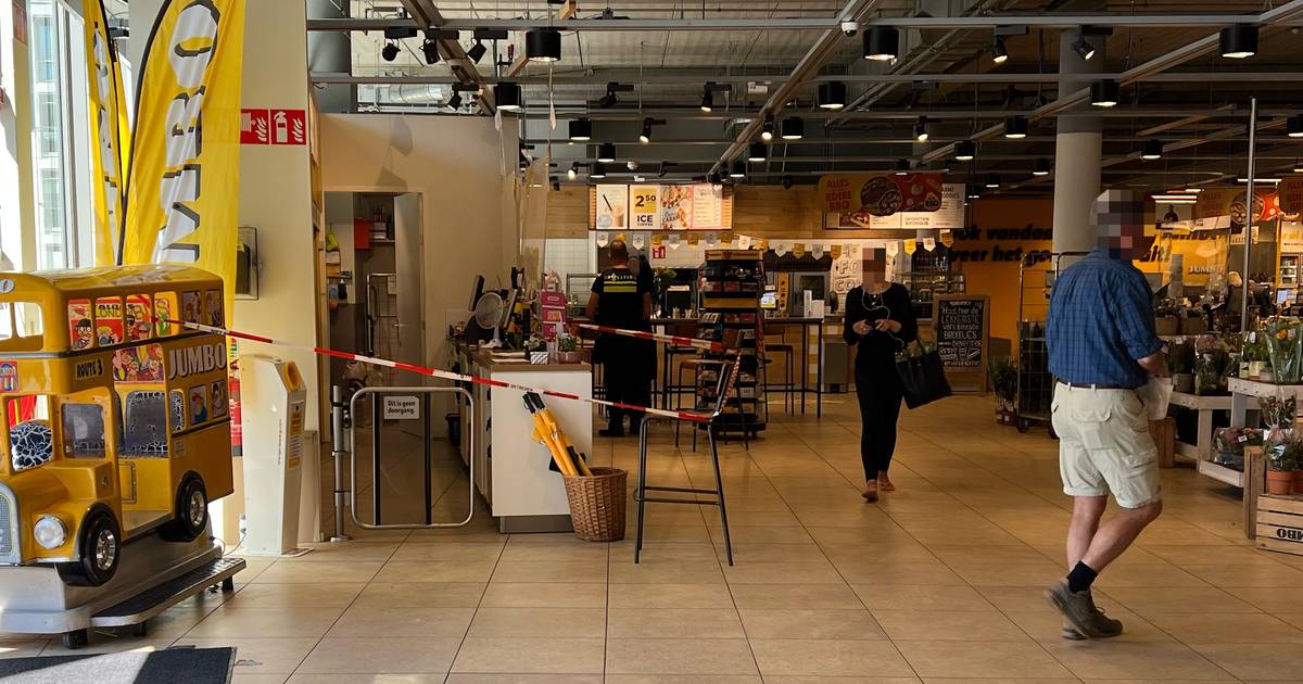 Overval Op School Door Gewapende 16-jarige: Venlonaar Aangehouden Overval Op School Door Gewapende 16-jarige: Venlonaar Aangehouden