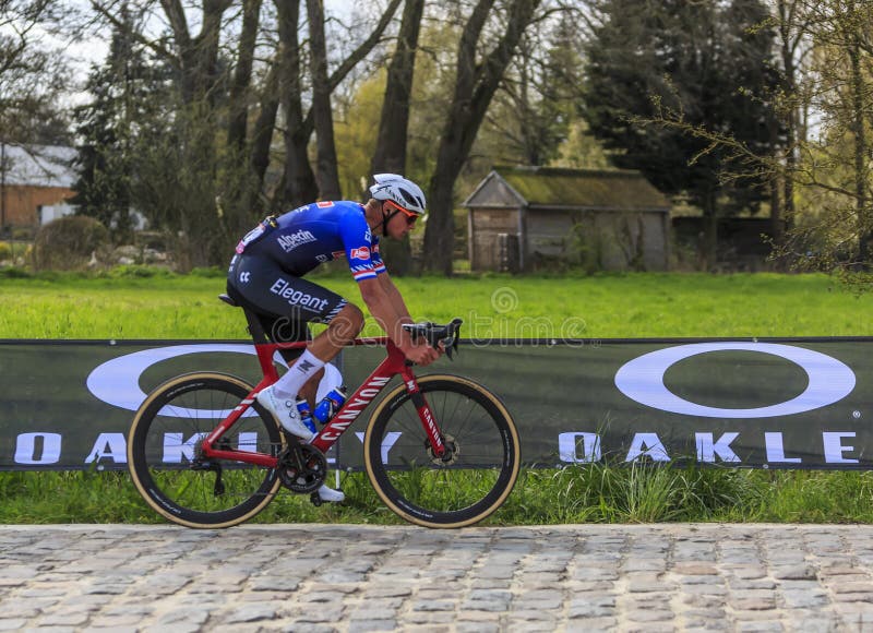 Paris-Roubaix 2024: Van Der Poel Third, Pogacar Over A Minute Back