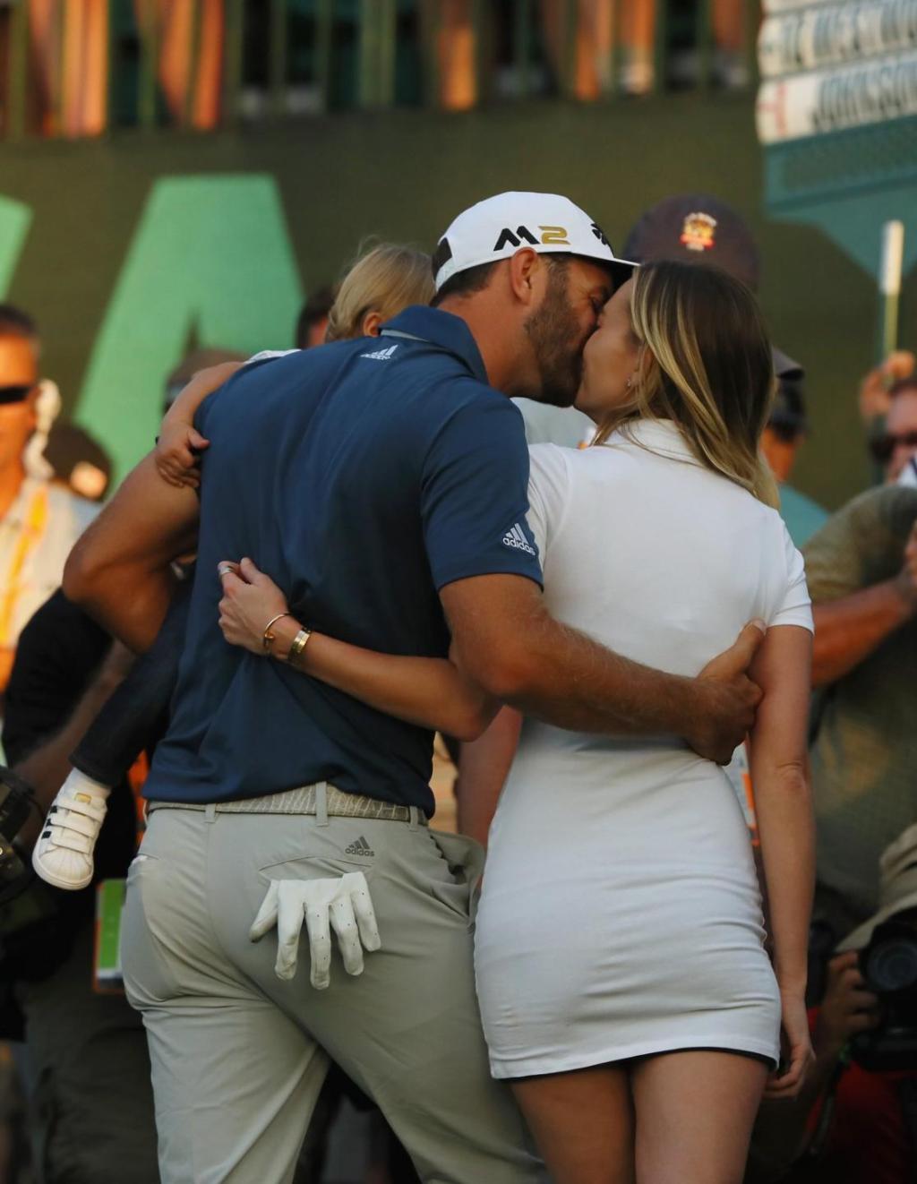 Paulina Gretzky's Casual Playdate Style In A Mini Dress Paulina Gretzky's Casual Playdate Style In A Mini Dress