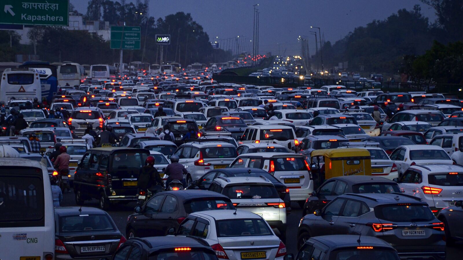 Plan Your Weekend Trip: Key Roads To Avoid Traffic Congestion In France Plan Your Weekend Trip: Key Roads To Avoid Traffic Congestion In France