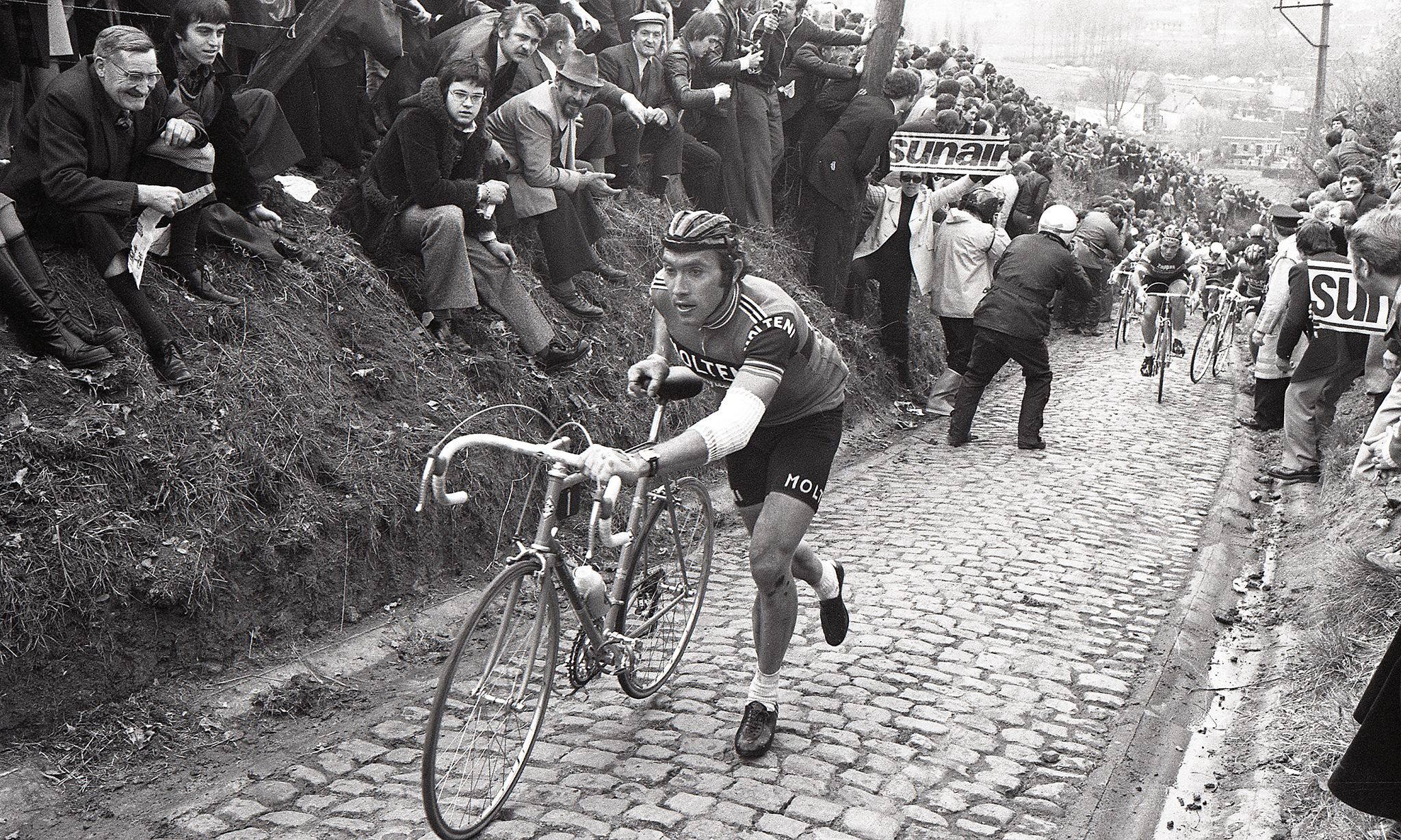 Pogacar's Dominant Tour Of Flanders Victory: A Solo Masterclass