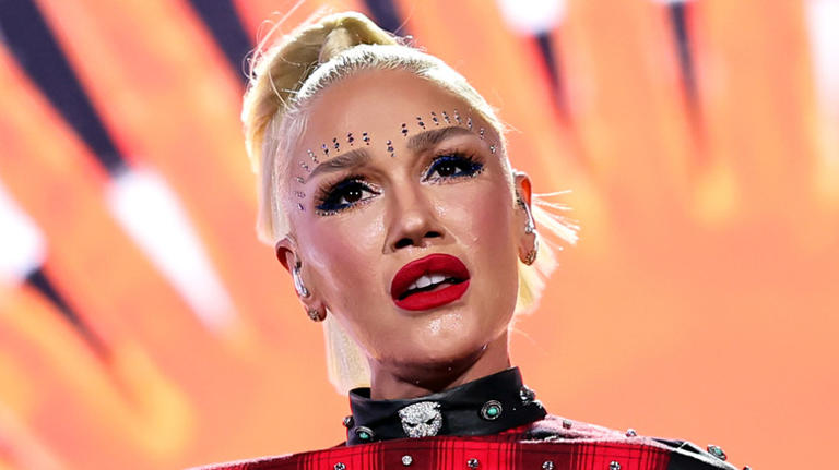 Political Divide: Gwen Stefani's Christianity Sparks Debate Political Divide: Gwen Stefani's Christianity Sparks Debate