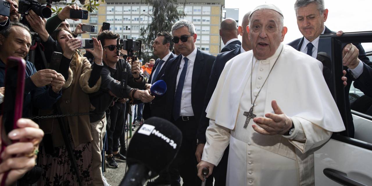Pope Francis Passes Away At Age 88 After Pneumonia Battle Pope Francis Passes Away At Age 88 After Pneumonia Battle
