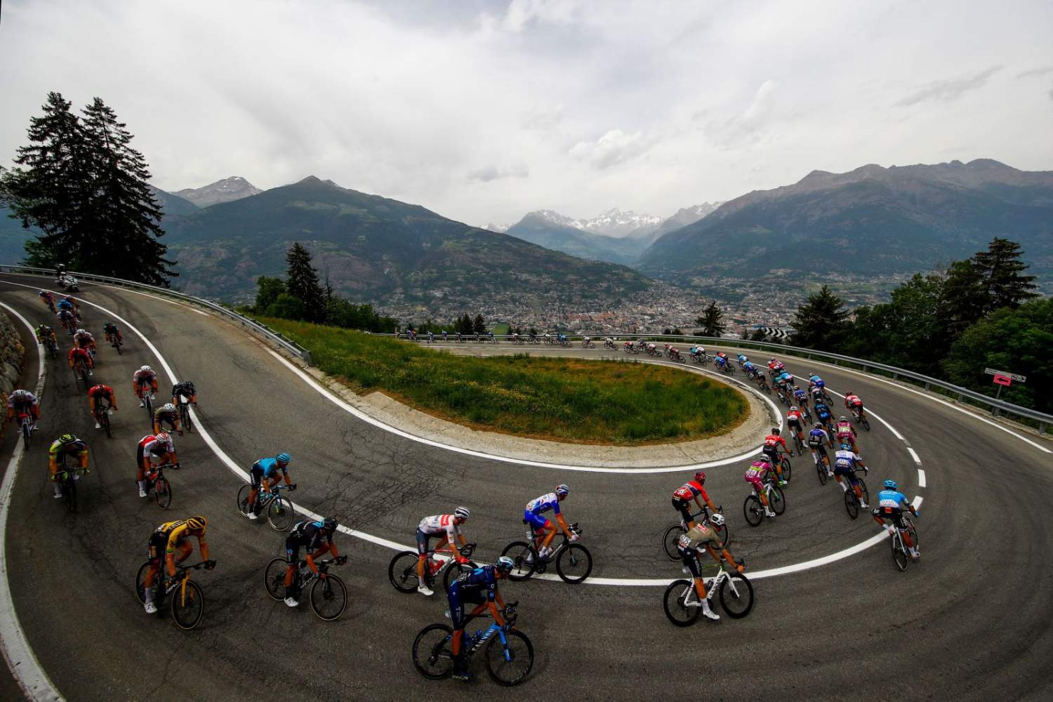 Pope Leo XIV's Vatican Greeting For Giro D'Italia Cyclists Pope Leo XIV's Vatican Greeting For Giro D'Italia Cyclists