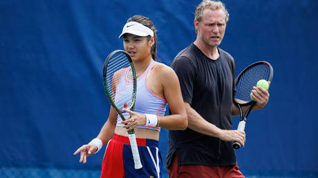 Raducanu Splits With Coach After Two-Week Trial Raducanu Splits With Coach After Two-Week Trial