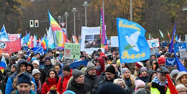 Reakcije Na Prosvjed U Teslinom Salonu U Berlinu Reakcije Na Prosvjed U Teslinom Salonu U Berlinu