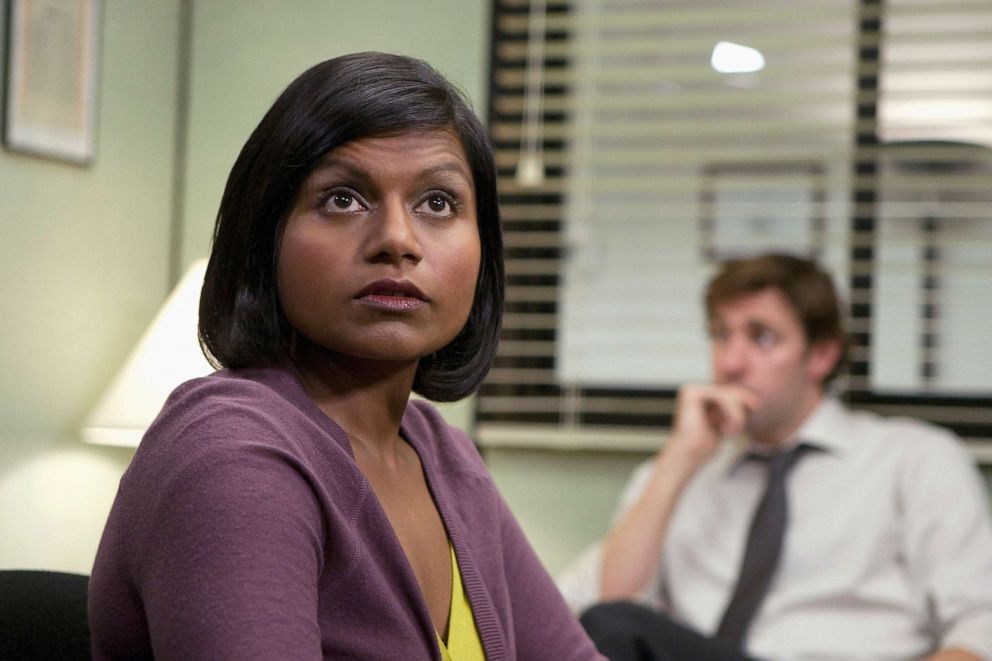 Relacionamento De Mindy Kaling Com Ex-colega De The Office: A História Completa Relacionamento De Mindy Kaling Com Ex-colega De The Office: A História Completa