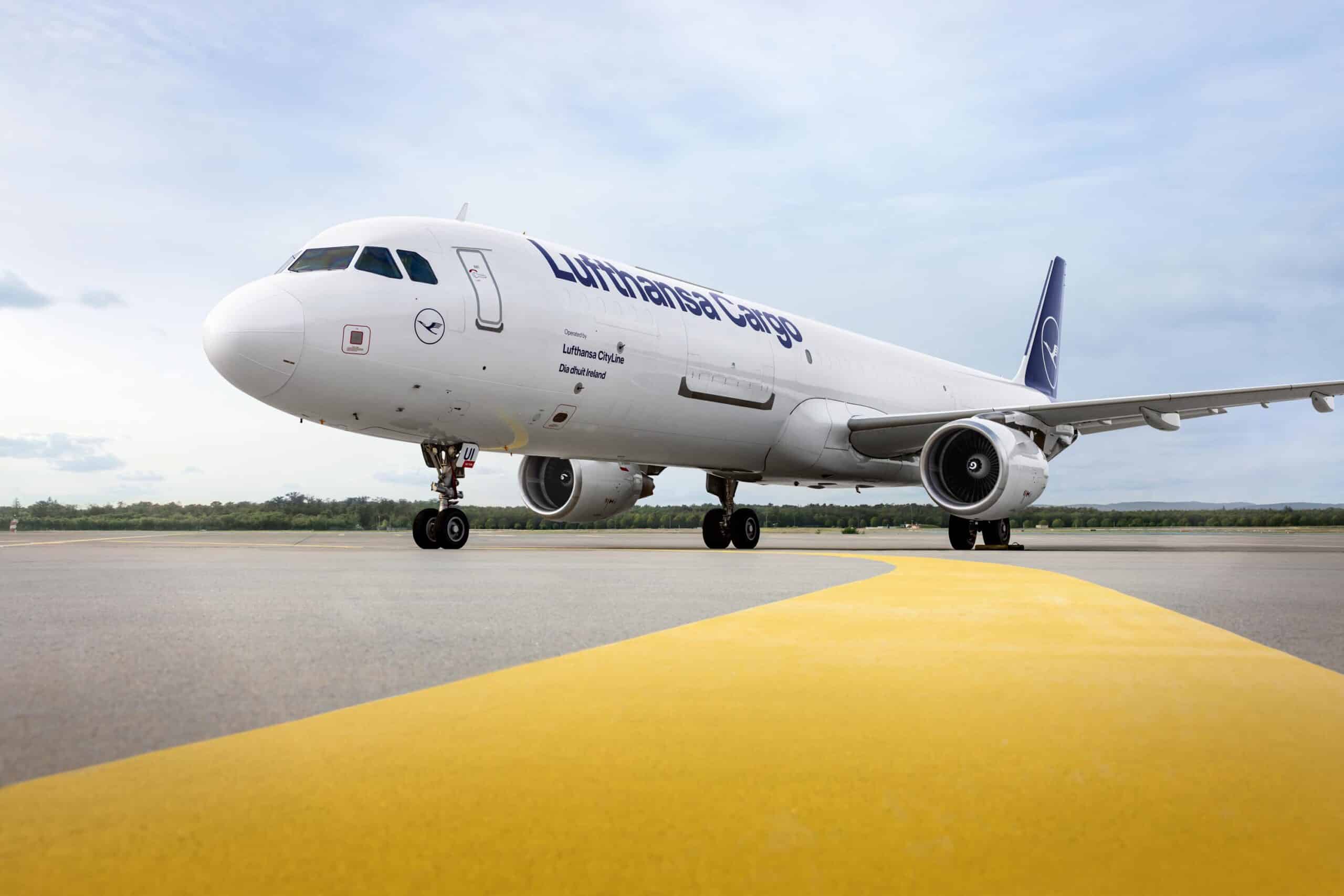 Report: Lufthansa Flight Flies Without Pilot After Co-pilot Collapses Report: Lufthansa Flight Flies Without Pilot After Co-pilot Collapses