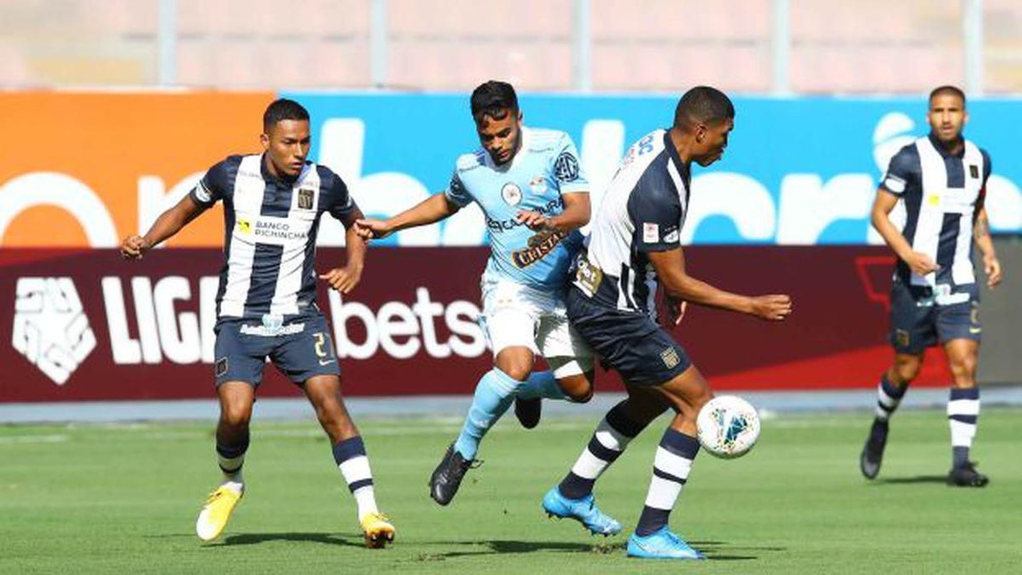 Resumen Del Partido: Talleres 2-0 Alianza Lima - Goles Y Jugadas Clave Resumen Del Partido: Talleres 2-0 Alianza Lima - Goles Y Jugadas Clave