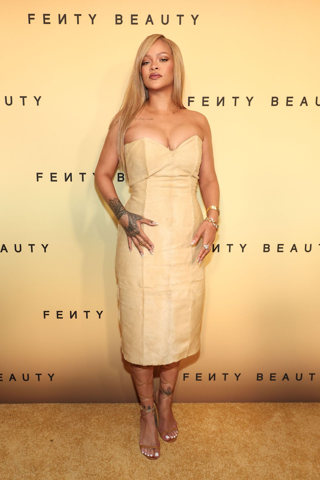 Rihanna's Post-Fenty Event In Paris: A Glamorous Fan Moment Rihanna's Post-Fenty Event In Paris: A Glamorous Fan Moment