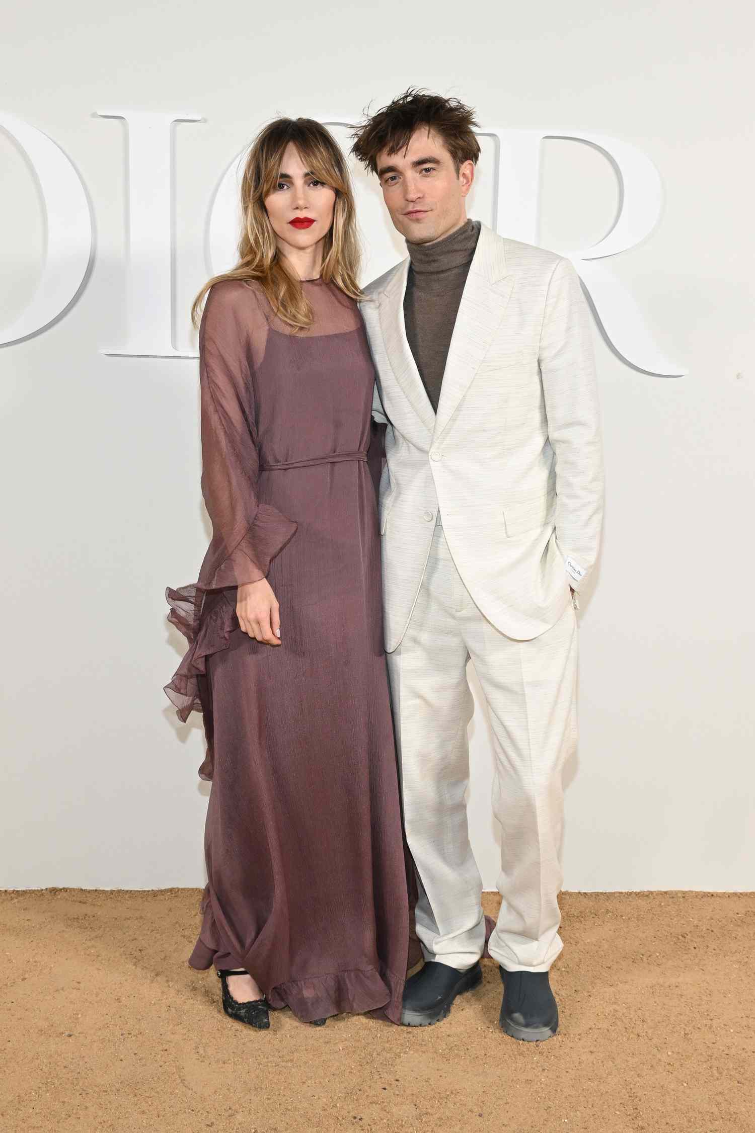 Robert Pattinson And Suki Waterhouse: New York Hand-Holding Amidst Robert Pattinson And Suki Waterhouse: New York Hand-Holding Amidst
