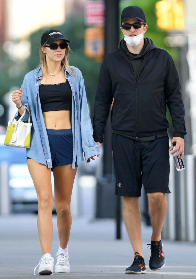 Robert Pattinson And Suki Waterhouse: Script Reading Session Robert Pattinson And Suki Waterhouse: Script Reading Session