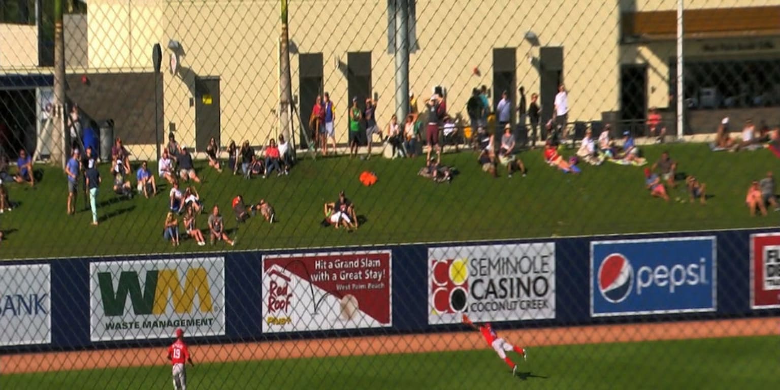 Robles Carted Off Following Diving Catch At Oracle Park Robles Carted Off Following Diving Catch At Oracle Park