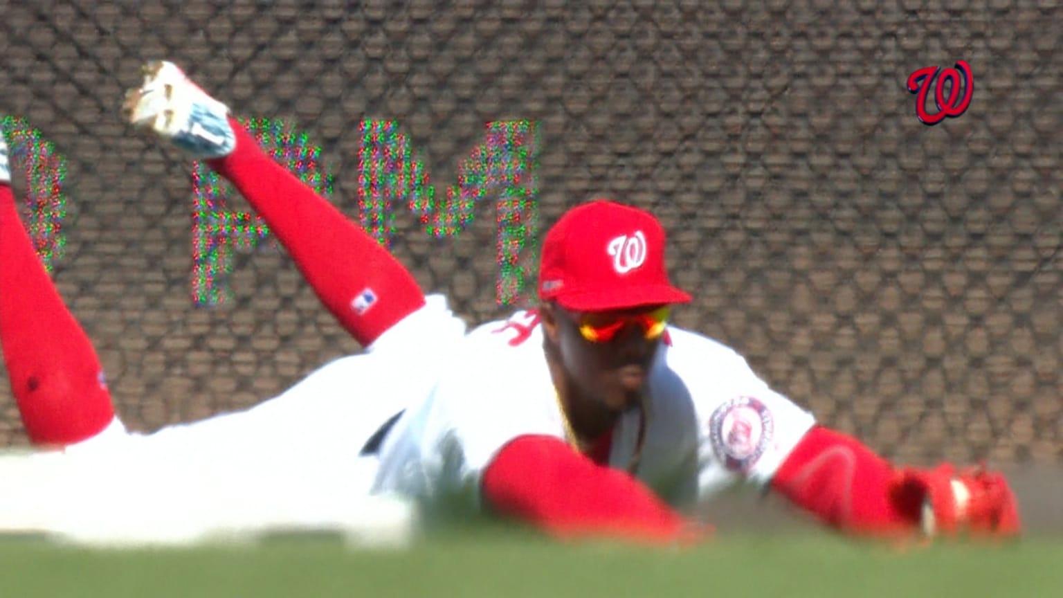 Robles' Diving Catch: Injury Mars Nationals' Loss To Giants Robles' Diving Catch: Injury Mars Nationals' Loss To Giants