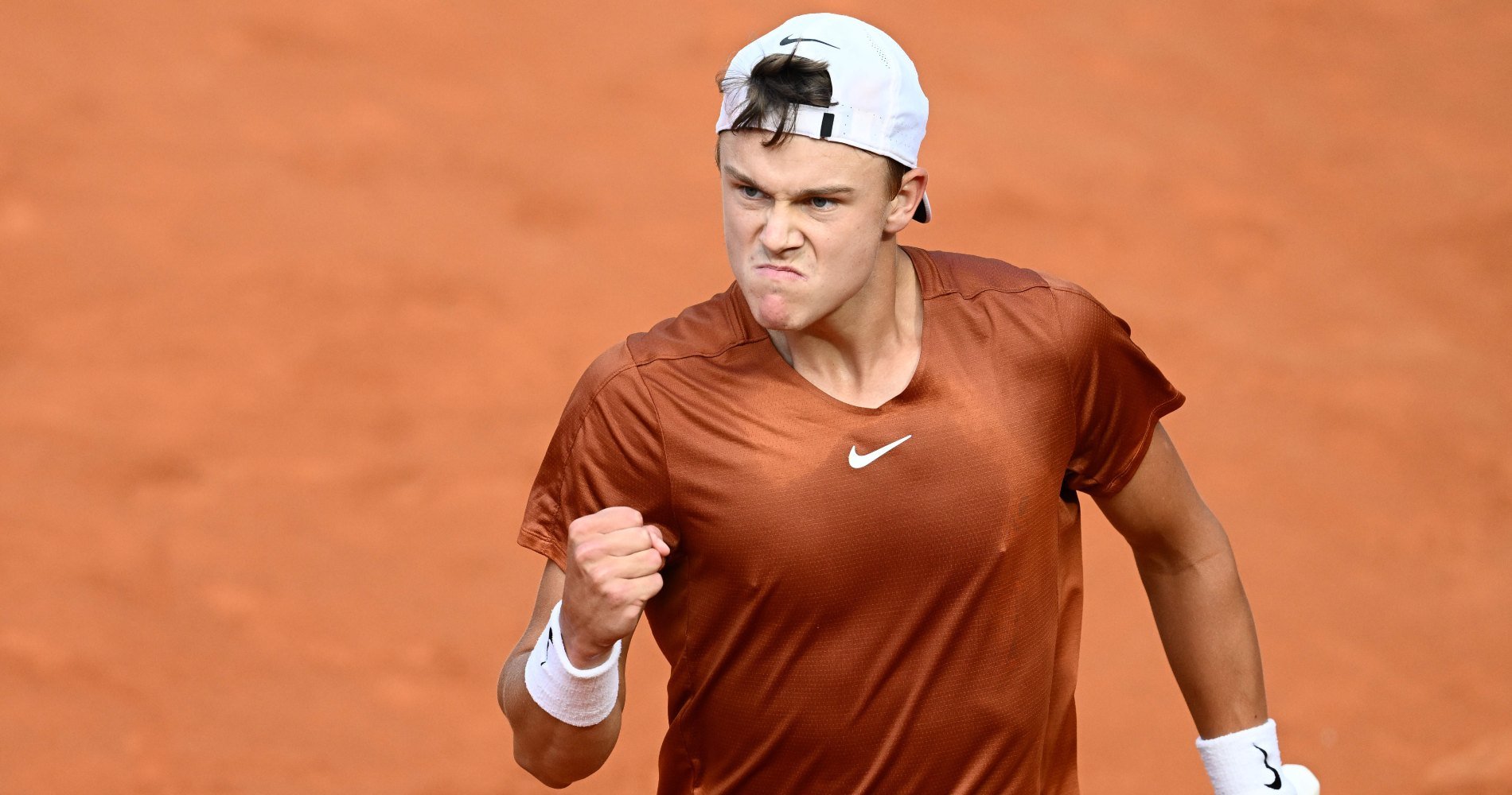 Roland Garros: Upsets Rock The Tournament As Top Seeds Fall Roland Garros: Upsets Rock The Tournament As Top Seeds Fall