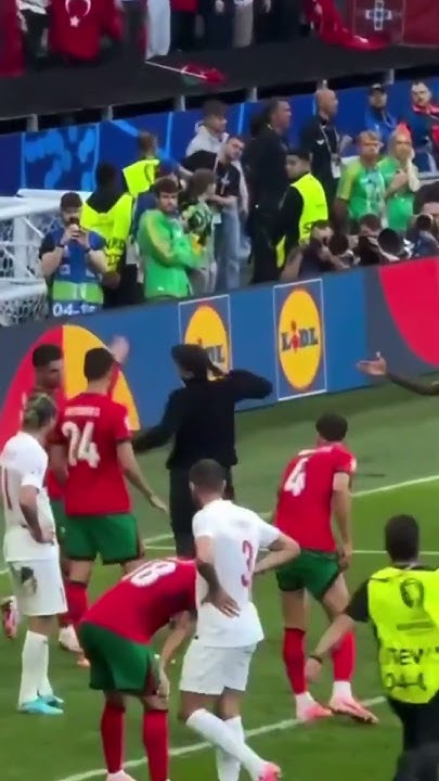 Ronaldo'nun Beklenmedik Olayı: Fenerbahçelileri Heyecanlandıran Görüntüler Ronaldo'nun Beklenmedik Olayı: Fenerbahçelileri Heyecanlandıran Görüntüler