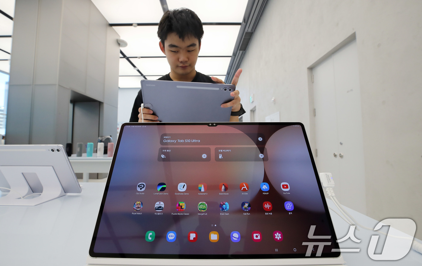 갤럭시탭 S10 FE 여행 필수템: 완벽한 여행 파트너 후기 갤럭시탭 S10 FE 여행 필수템: 완벽한 여행 파트너 후기