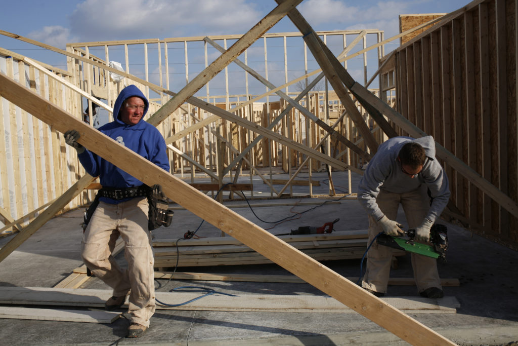 Sagging Housing Market: Home Sales Reach Crisis Levels Sagging Housing Market: Home Sales Reach Crisis Levels