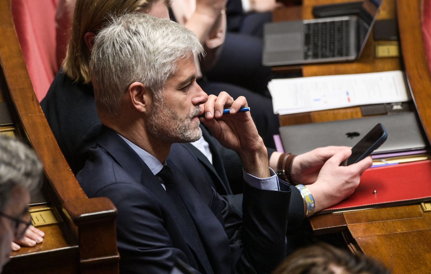 Saint-Pierre-et-Miquelon : Une Réponse Humoristique Aux Propositions De Wauquiez Sur Les OQTF Saint-Pierre-et-Miquelon : Une Réponse Humoristique Aux Propositions De Wauquiez Sur Les OQTF
