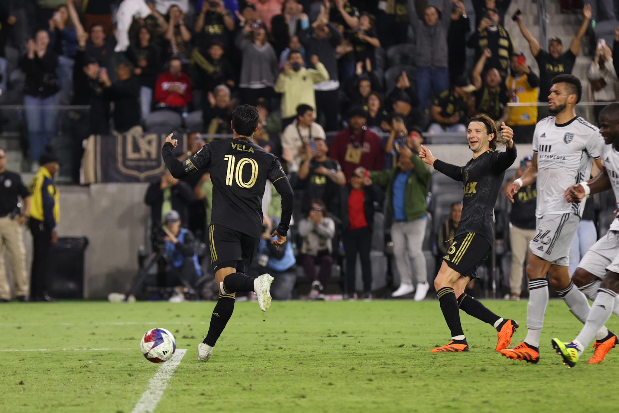 San Jose Earthquakes Stumble Against LAFC After Goalkeeper Injury San Jose Earthquakes Stumble Against LAFC After Goalkeeper Injury