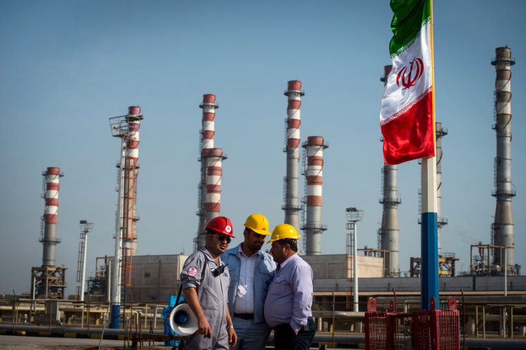 Saudi Arabia And India Partner To Build Two New Oil Refineries Saudi Arabia And India Partner To Build Two New Oil Refineries