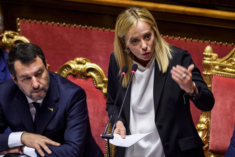 Scandalo Vaticano: Le Chat Segrete Di Becciu E Le Accuse Di Complotto