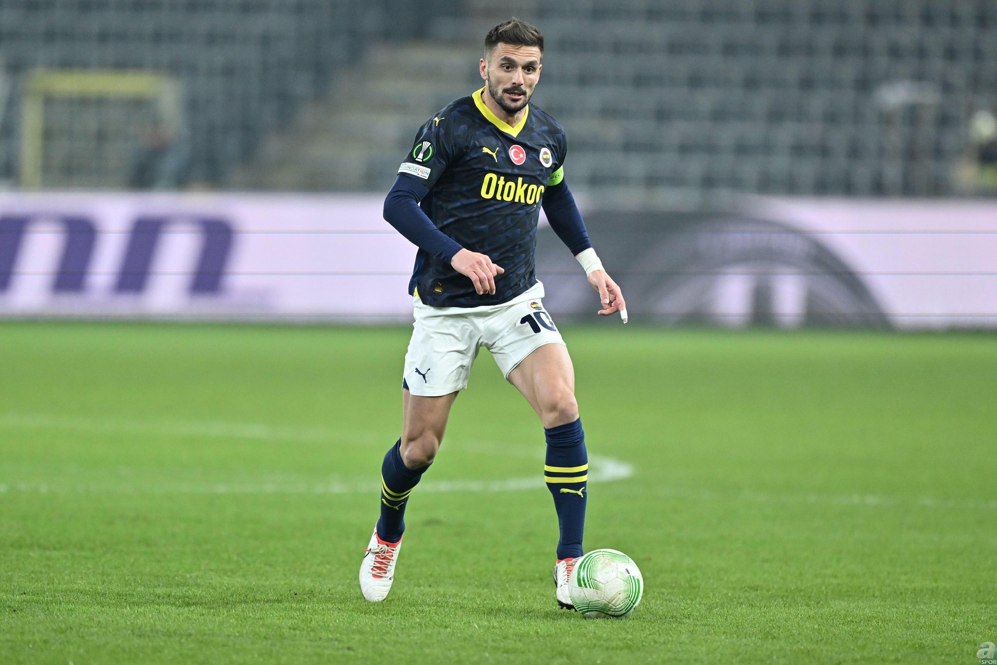 Sezon Başlamadan Şok Ayrılık: Tadic Fenerbahçe'ye Veda Ediyor Sezon Başlamadan Şok Ayrılık: Tadic Fenerbahçe'ye Veda Ediyor
