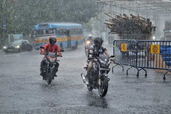 Sharp Temperature Rise In South Bengal: Holi Brings Near 38°C Heat Sharp Temperature Rise In South Bengal: Holi Brings Near 38°C Heat