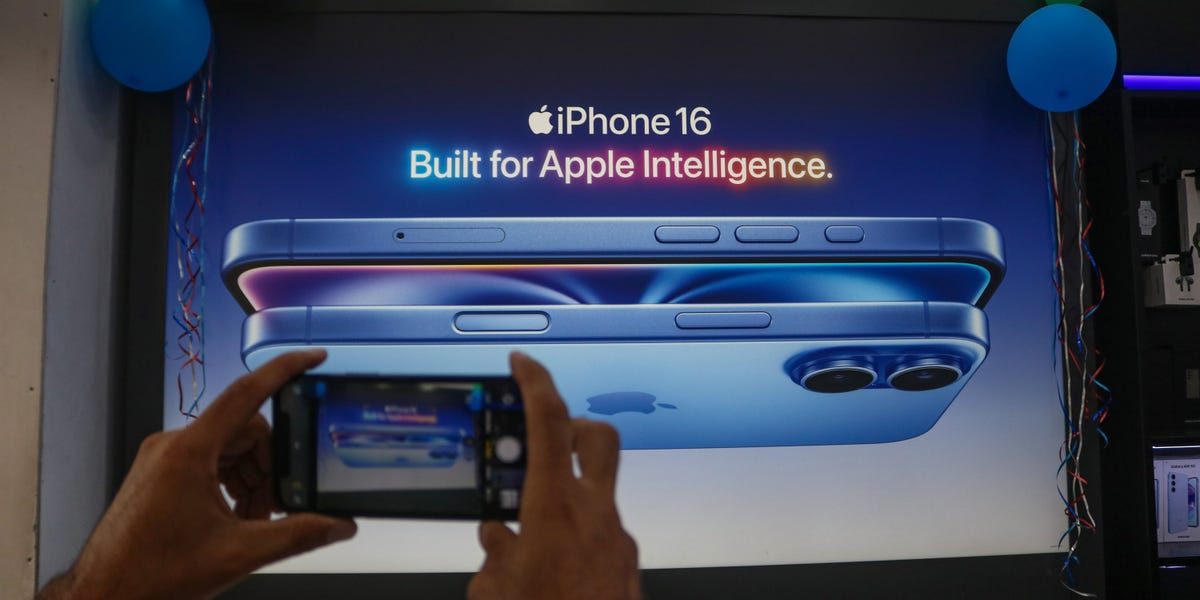 Should You Buy Apple Stock? Wedbush's Perspective After Price Target Cut Should You Buy Apple Stock? Wedbush's Perspective After Price Target Cut