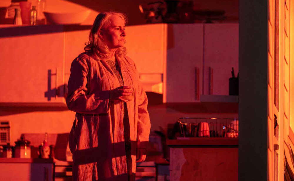Siren Review: A Stellar Cast Elevates This Beachside Thriller Siren Review: A Stellar Cast Elevates This Beachside Thriller
