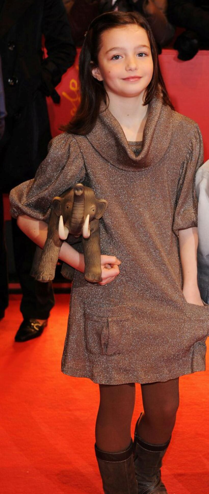 Sophie Nyweide: Child Actor In 'Mammoth' And 'Noah' Dies At 24 Sophie Nyweide: Child Actor In 'Mammoth' And 'Noah' Dies At 24