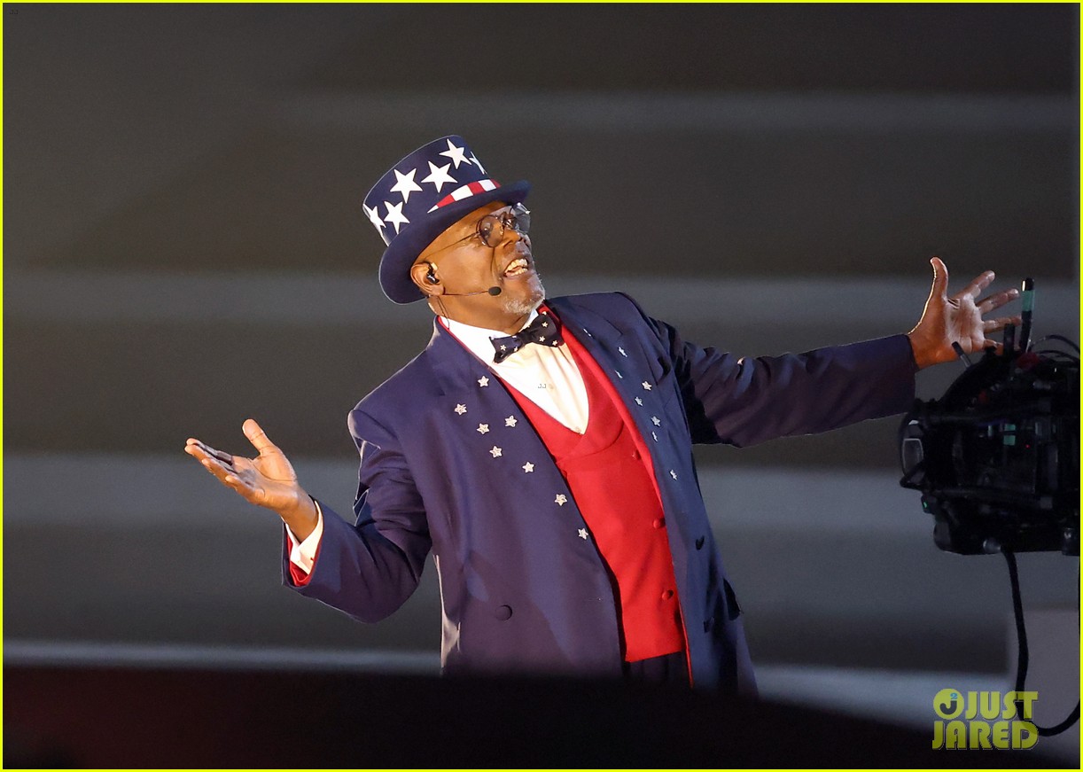 Spike Lee's Super Bowl Nod To Samuel L. Jackson: A 10-Year Anniversary Celebration Spike Lee's Super Bowl Nod To Samuel L. Jackson: A 10-Year Anniversary Celebration