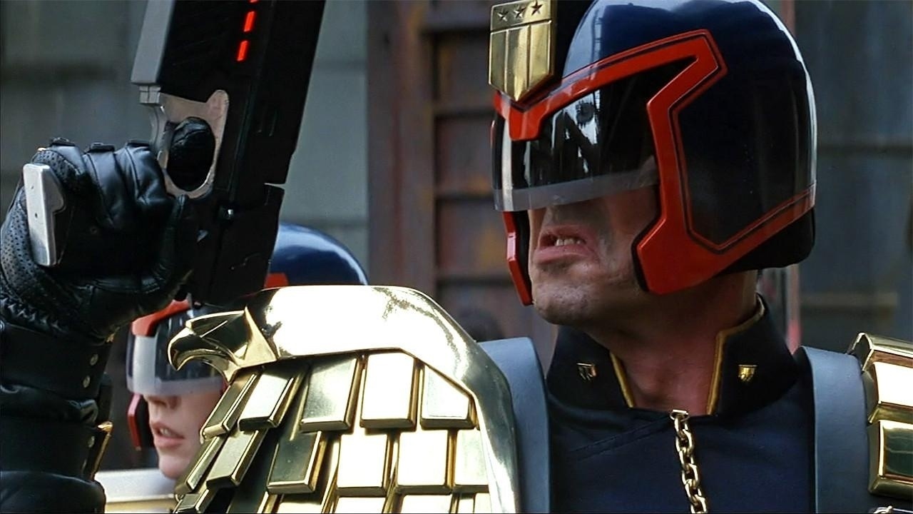 Stallone E Os Quadrinhos: Por Que Judge Dredd Merece Uma Nova Olhada Stallone E Os Quadrinhos: Por Que Judge Dredd Merece Uma Nova Olhada