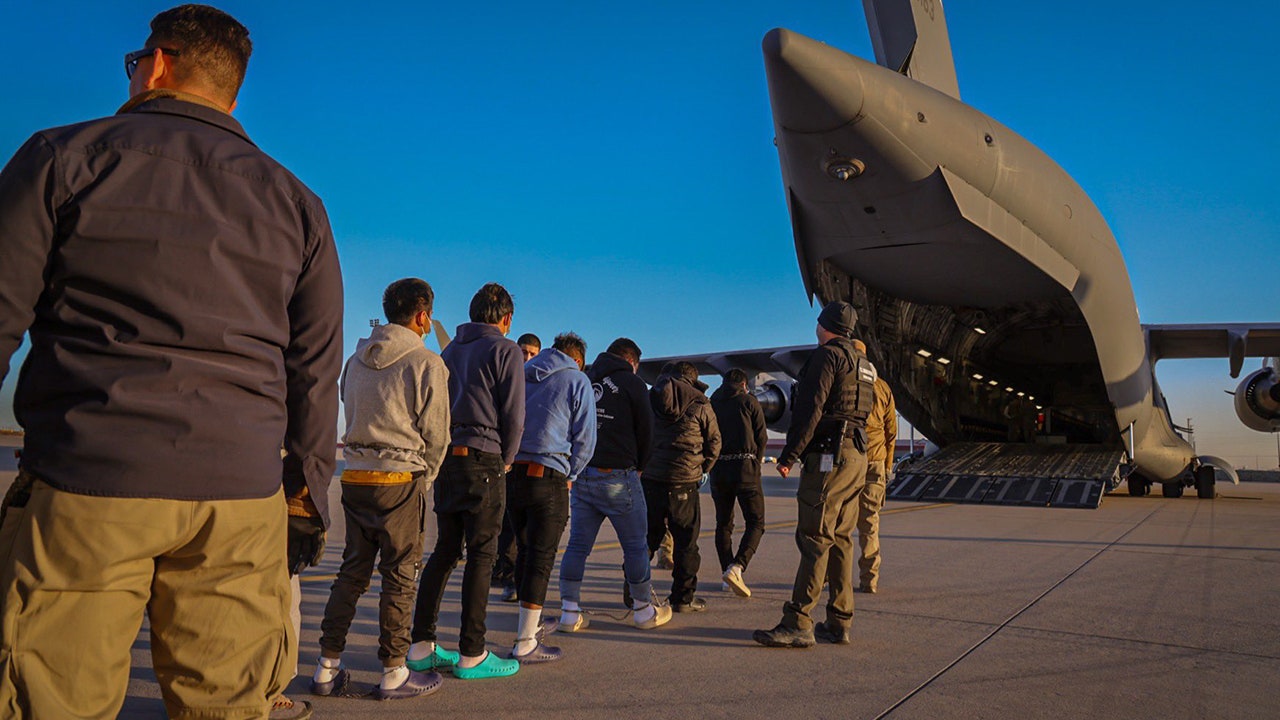 Startup Airline's Controversial Move: Utilizing Deportation Flights For Profit Startup Airline's Controversial Move: Utilizing Deportation Flights For Profit