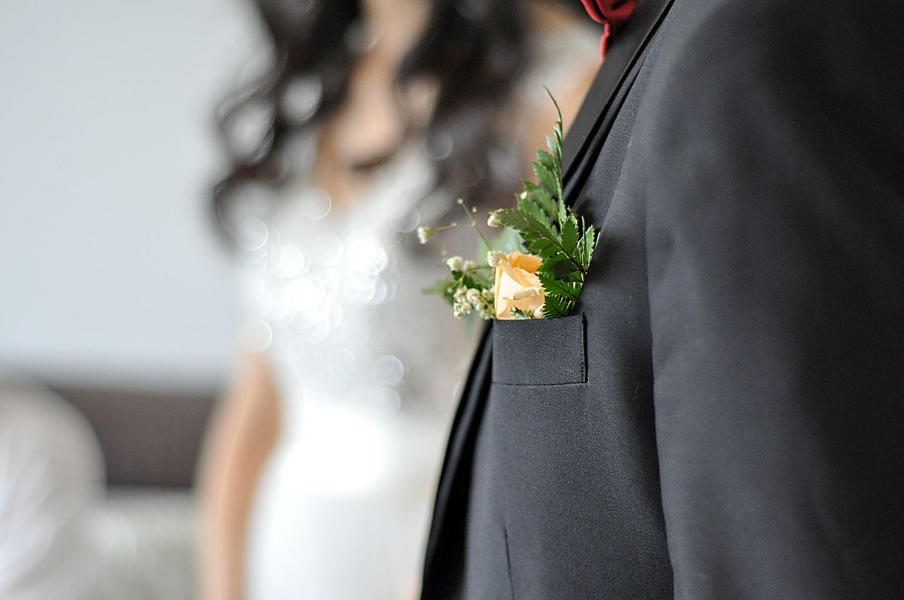 Starving Artist Or Strategic Partner? Comparing Incomes In High-Earning Marriages Starving Artist Or Strategic Partner? Comparing Incomes In High-Earning Marriages