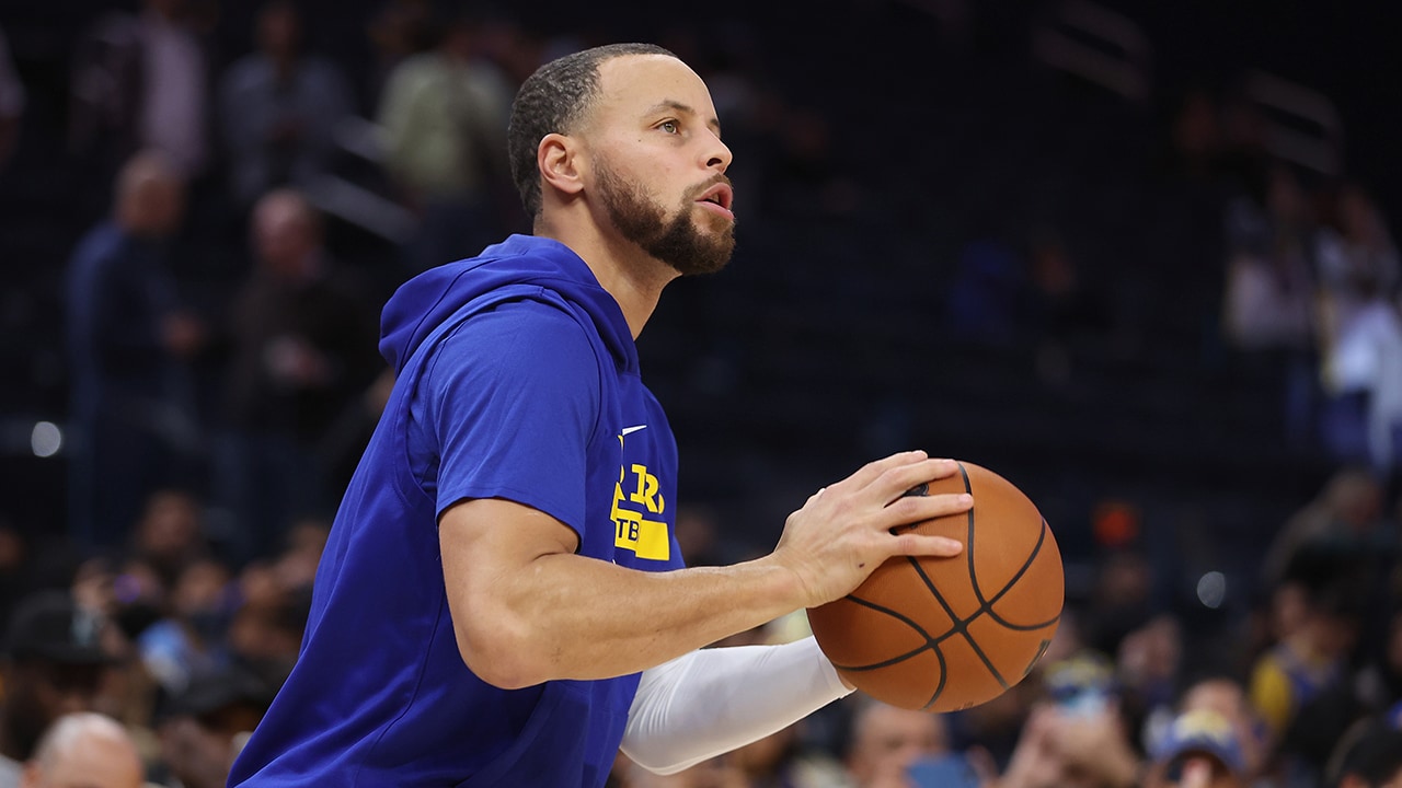 Stephen Curry Injury: Coach Kerr Expresses Confidence In Speedy Return Stephen Curry Injury: Coach Kerr Expresses Confidence In Speedy Return