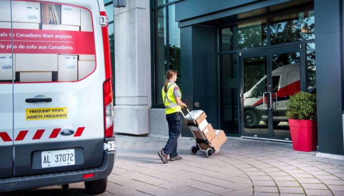 Struggling Canada Post Faces Customer Loss Amidst Strike Threat Struggling Canada Post Faces Customer Loss Amidst Strike Threat