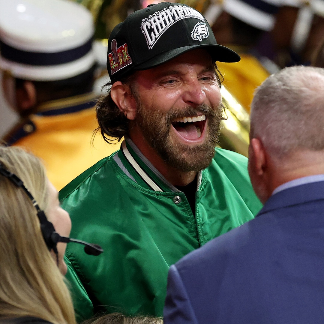 Super Bowl 2025: Bradley Cooper And Daughter Lea's Adorable Matching Green Jackets Super Bowl 2025: Bradley Cooper And Daughter Lea's Adorable Matching Green Jackets
